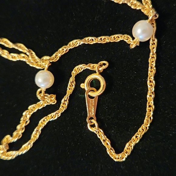 Vintage, Avon, Faux Pearl Cameo Necklace - Picture 6 of 7